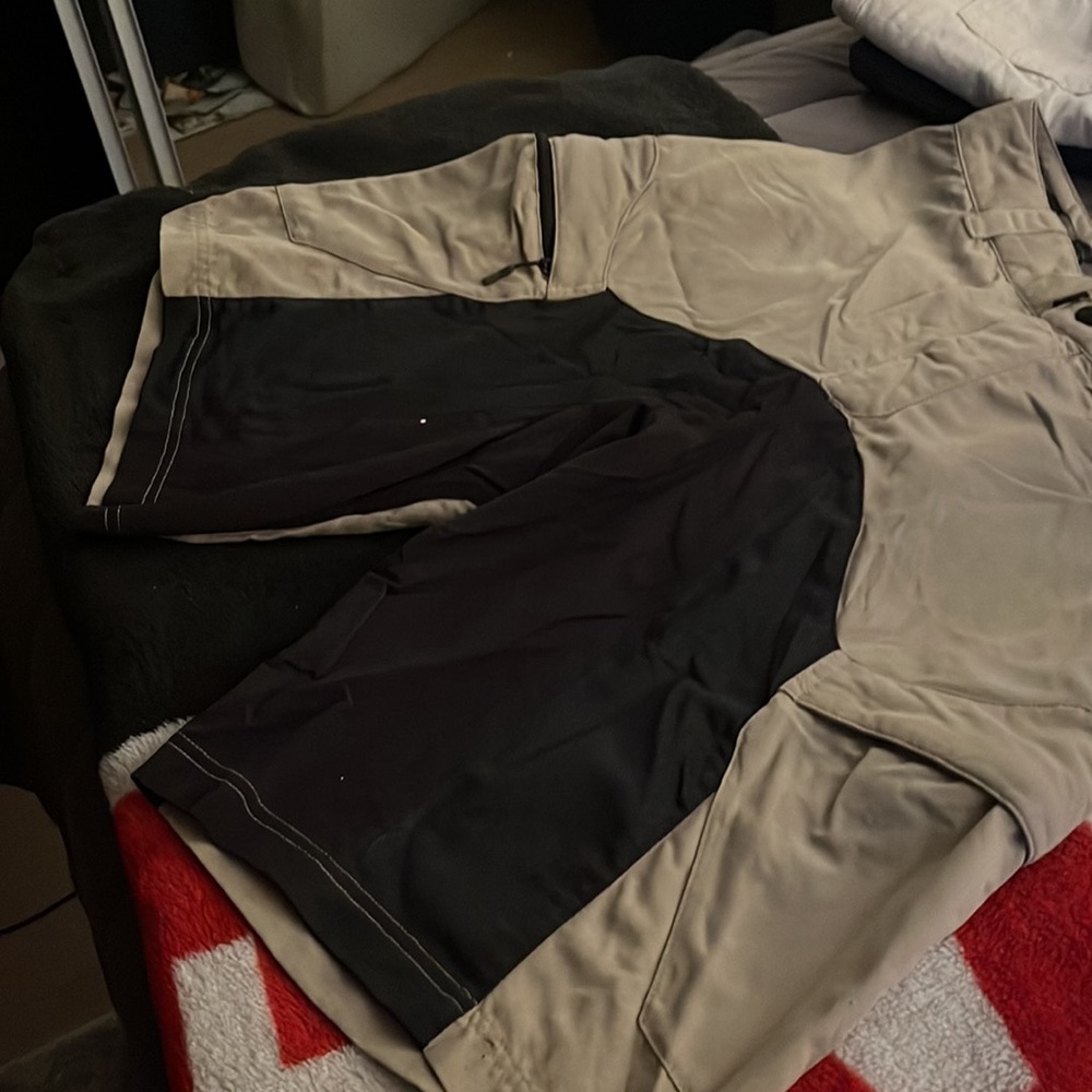 Oakley Riding Shorts - Picture 4 of 8